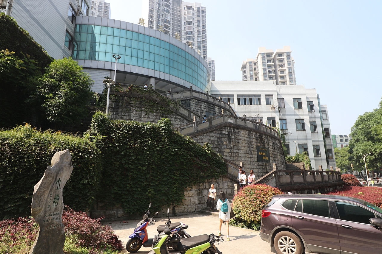 吉首大学（图ZMTMzMjE1MTk2） - 风光摄影 - 站酷设计师梦醒时分sr原创素材 - 站酷ZCOOL