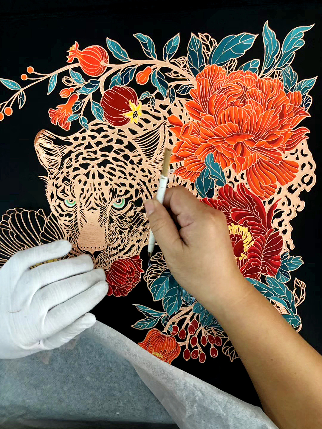 佛山铜凿剪纸《山野豹踪》|手工艺|工艺品设计|佛山民间艺术社 - 原创