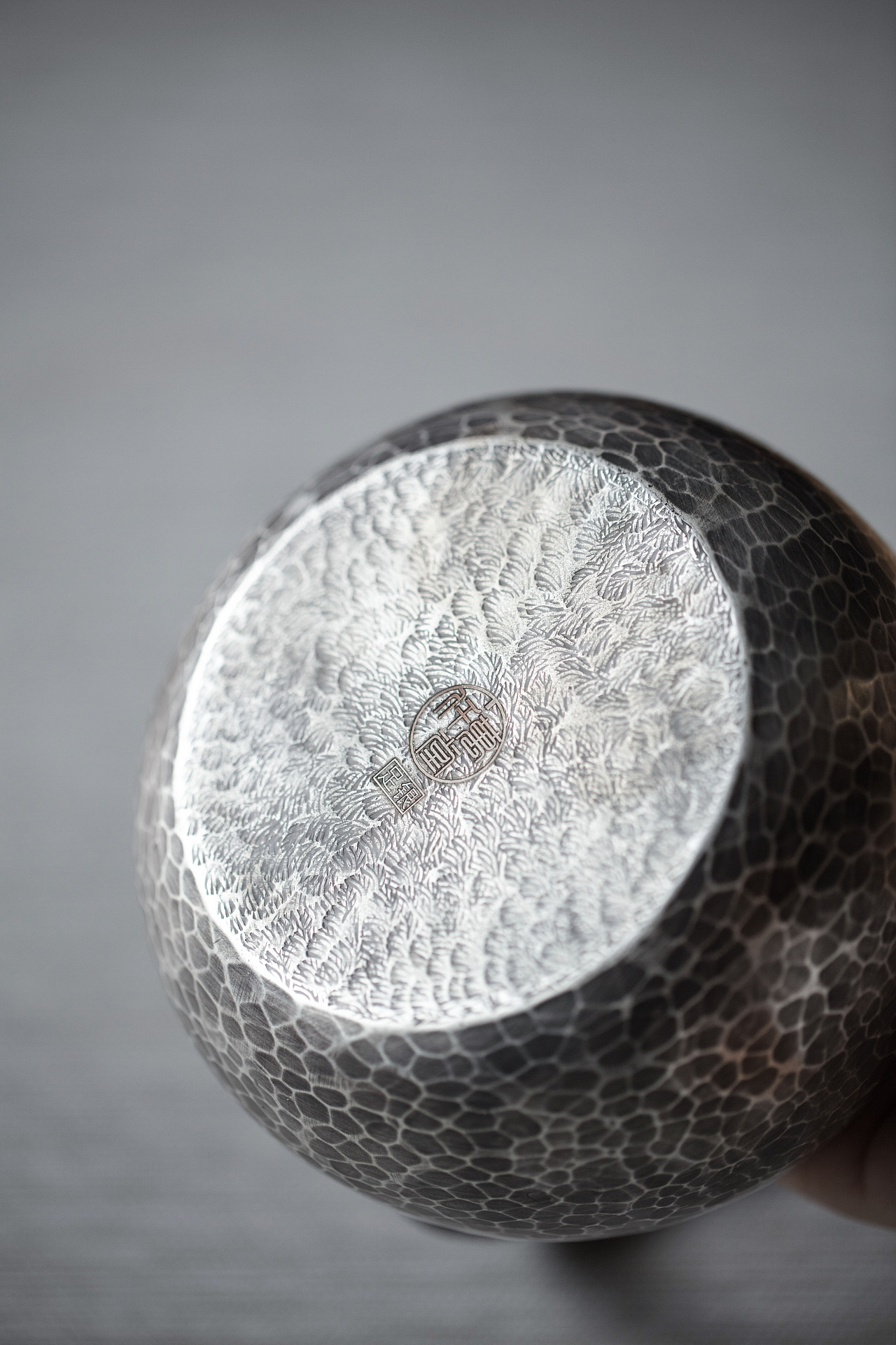 锤纹泉眼壶银壶