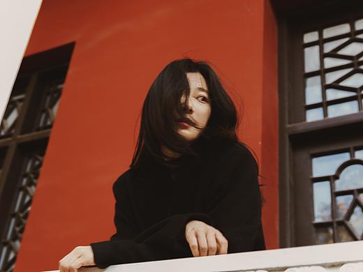 紅墻（個(gè)人主頁(yè)-ZNTczMjgyODA=） - 人像攝影 - 站酷設(shè)計(jì)師風(fēng)雉Zere原創(chuàng)素材 - 站酷ZCOOL