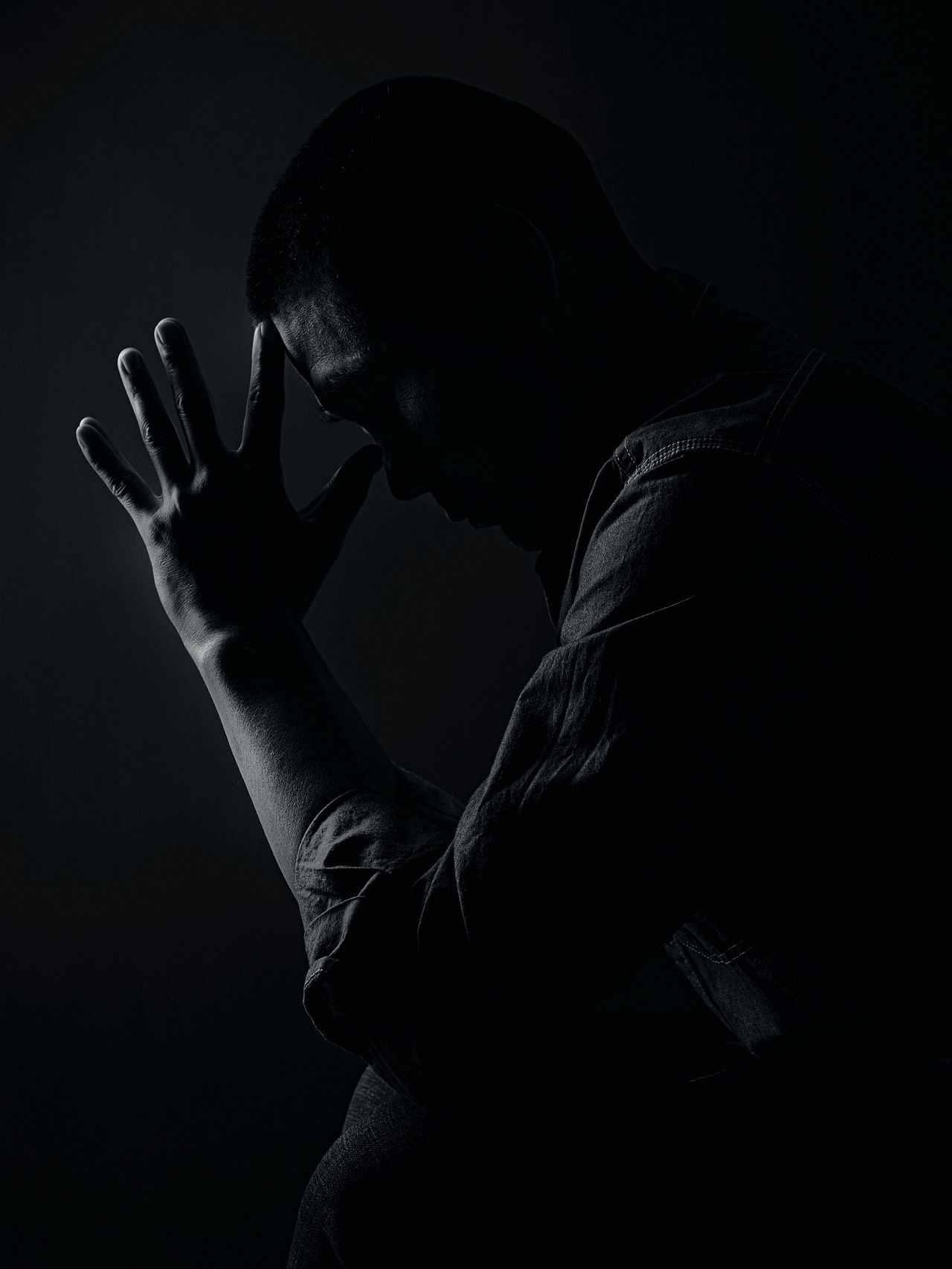 男士情绪黑白肖像