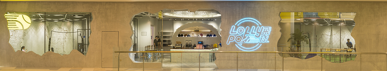 现场实拍图(门头部分),对比来看,施工的还原度还是很不错的。