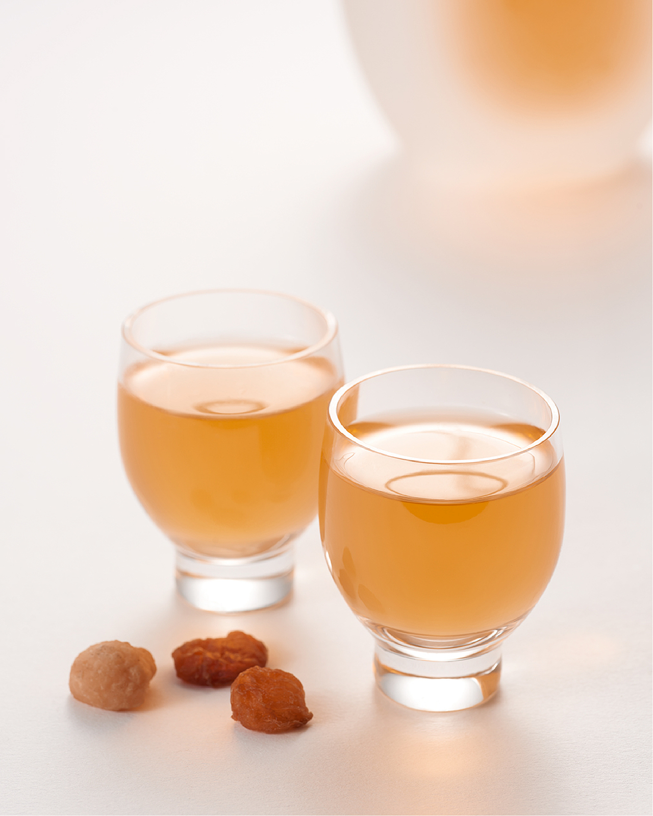 商
杯底厚实，过渡至杯身逐渐纤薄，手持酒杯更加趁手，每一口都是杯子与嘴部的约会。