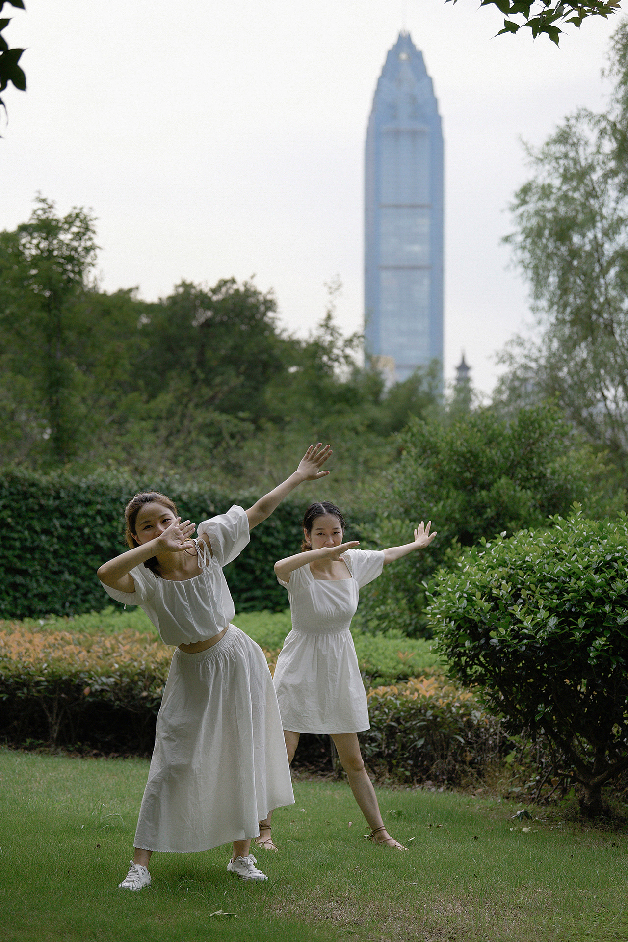 闺蜜（图ZMjYxNjU1OTg4） - 人像摄影 - 站酷设计师翁谷粒原创素材 - 站酷ZCOOL