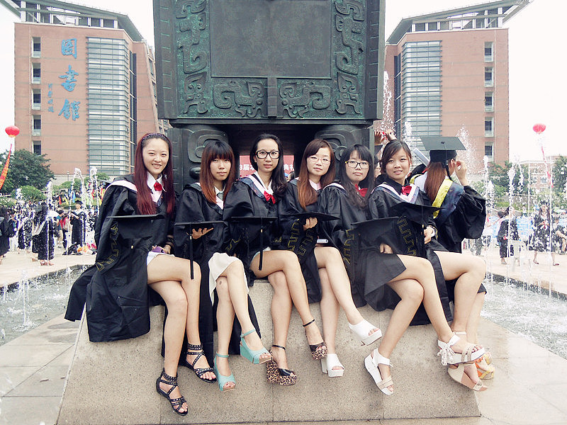 毕设这件小事-致逝去的大学青春（图ZMTE4NjcyNDQ=） - 单幅漫画 - 站酷设计师七七酱_Qiqi原创素材 - 站酷ZCOOL