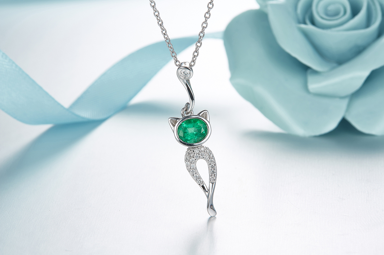 珠宝浅青色场景图商业摄影拍摄（图ZMTUxMTI3MDMy） - 产品摄影 - 站酷设计师商业摄影师陈剑波原创素材 - 站酷ZCOOL