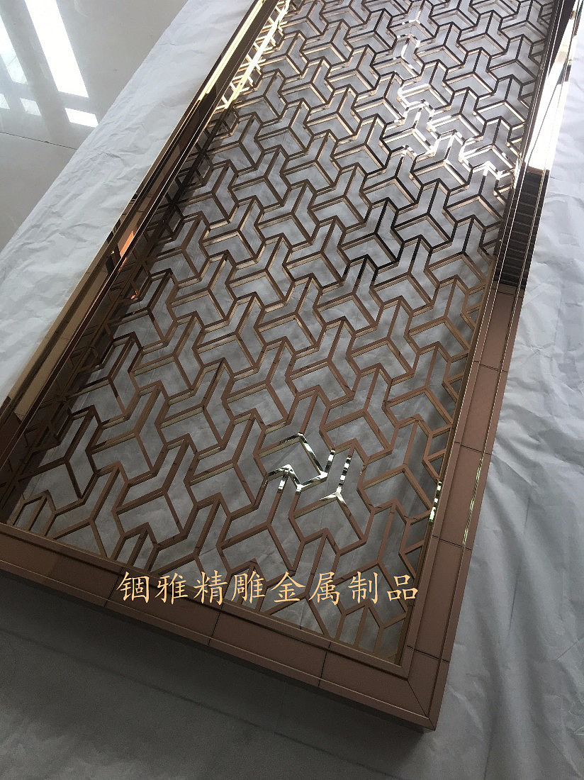 脱俗不凡的黑钛金不锈钢镂空花格屏风（图ZMTcwNjAzMzI0） - 建筑设计 - 站酷设计师锢雅18566019743原创素材 - 站酷ZCOOL