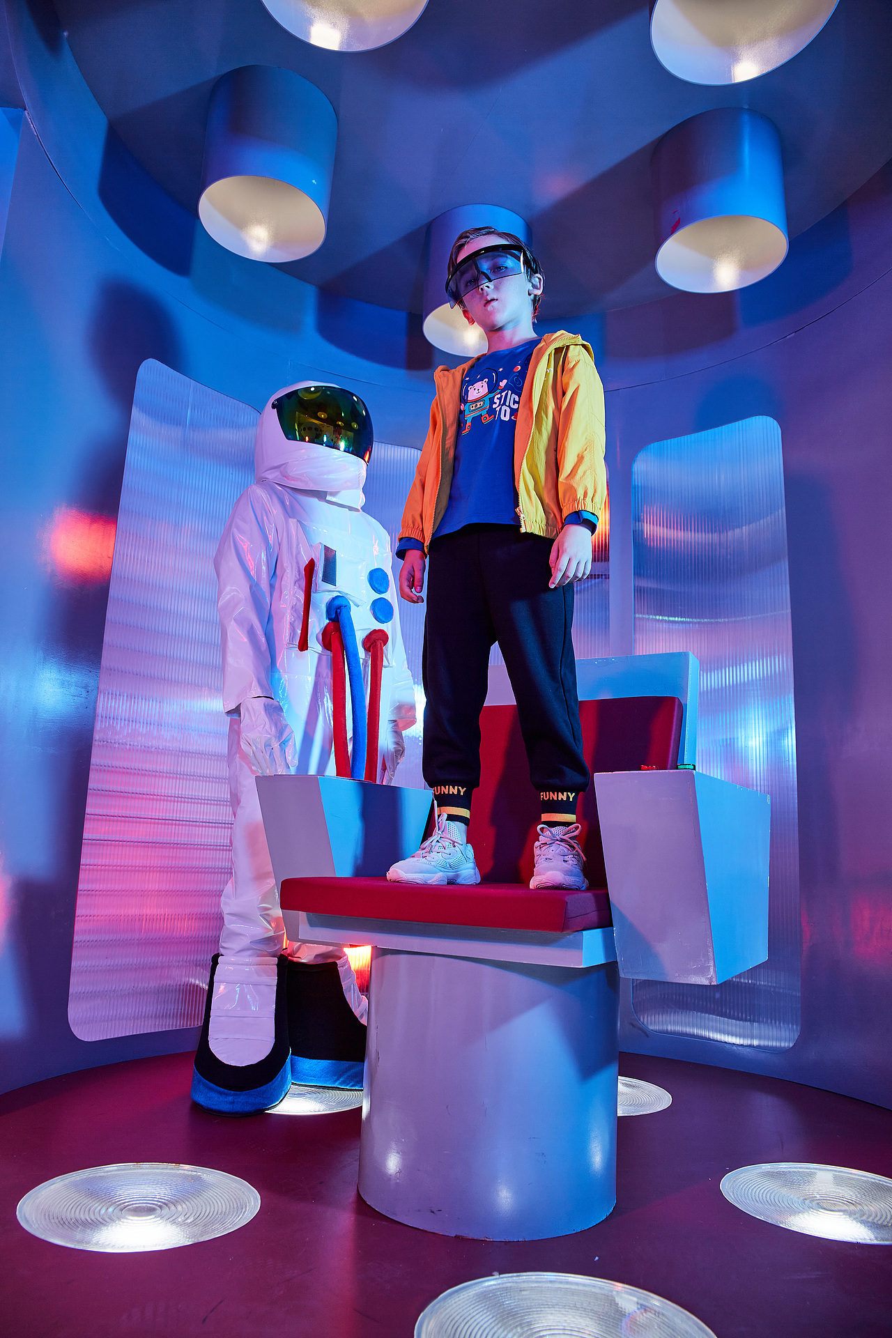 童装商业摄影《探索太空》