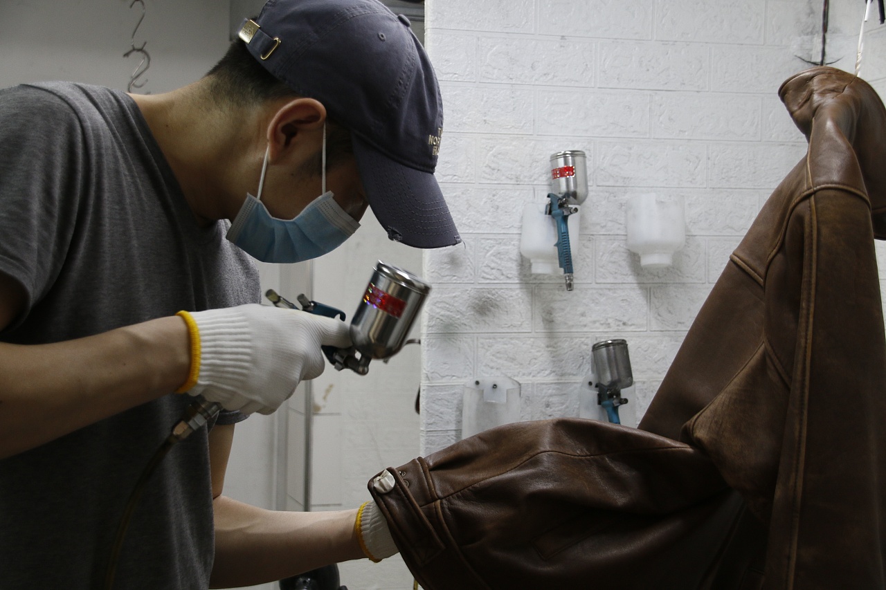 实拍楼衣世界奢侈品皮具皮衣包包修复翻新维修护理保养