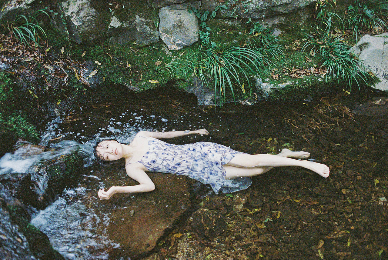 《我愿意清澈爱这个世界（图ZMzIwMzczMzE2） - 人像摄影 - 站酷设计师REBORN_OK原创素材 - 站酷ZCOOL