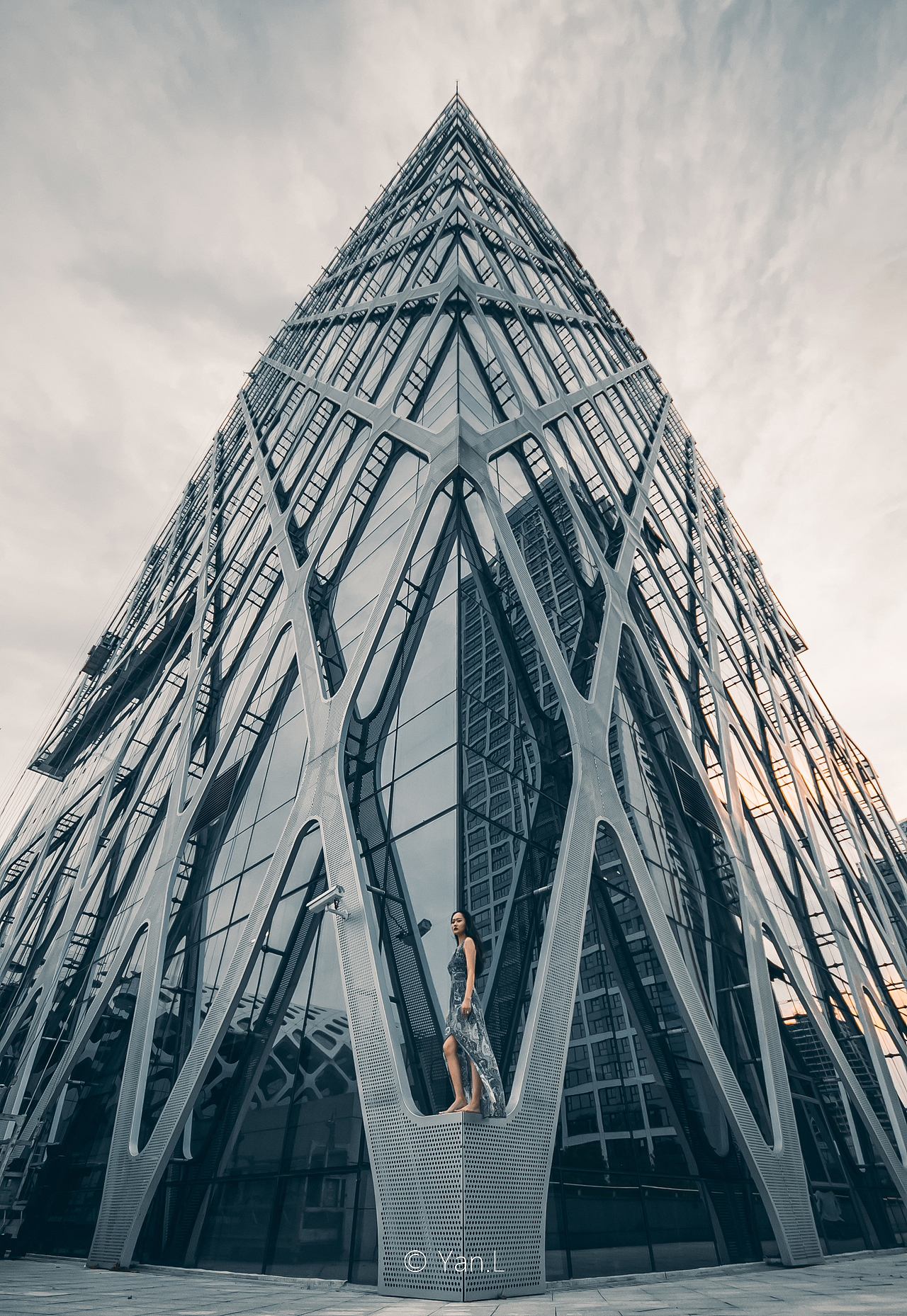 人与建筑（图ZMTIzMjUwNzc2） - 环境/建筑摄影 - 站酷设计师视觉制作人YanL原创素材 - 站酷ZCOOL