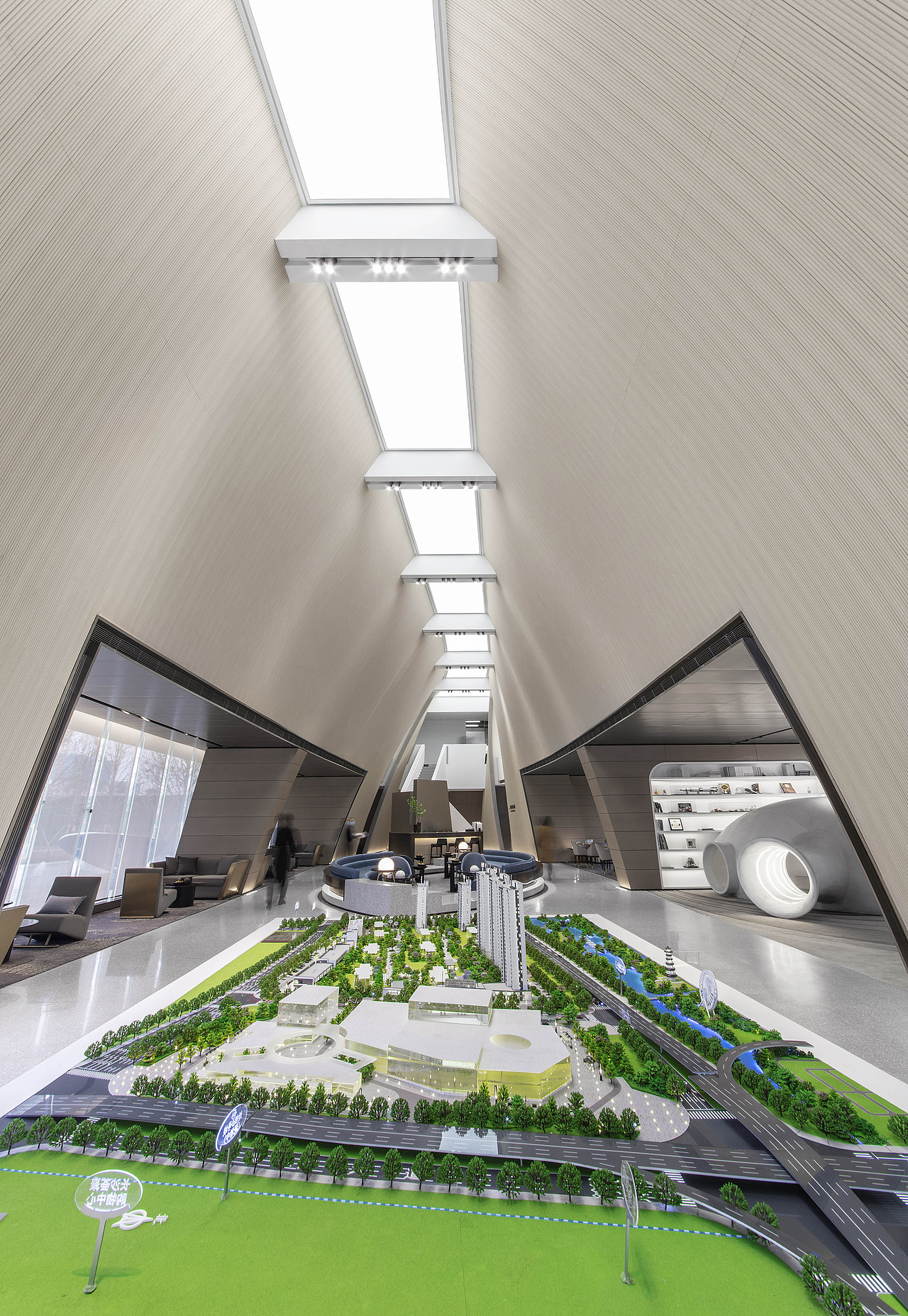 趣味“星城”，更有艺术化的销售中心 | 道胜新作（图ZMjUxMjE4Mjg4） - 商业空间设计 - 站酷设计师道胜设计原创素材 - 站酷ZCOOL