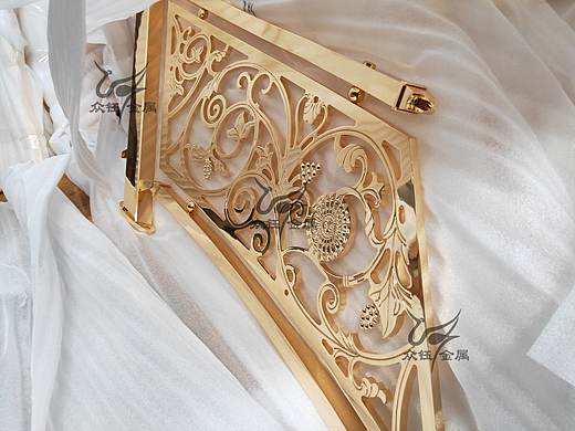 别墅雕花护栏铝艺雕刻护栏别墅室内楼梯护栏深受业主心