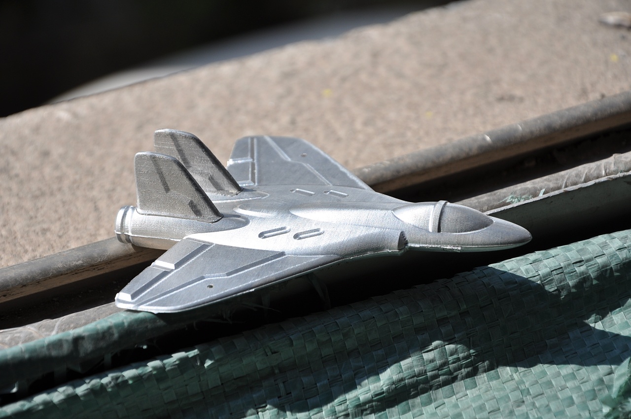 还未打磨的小灰机cnc雕刻粗品3