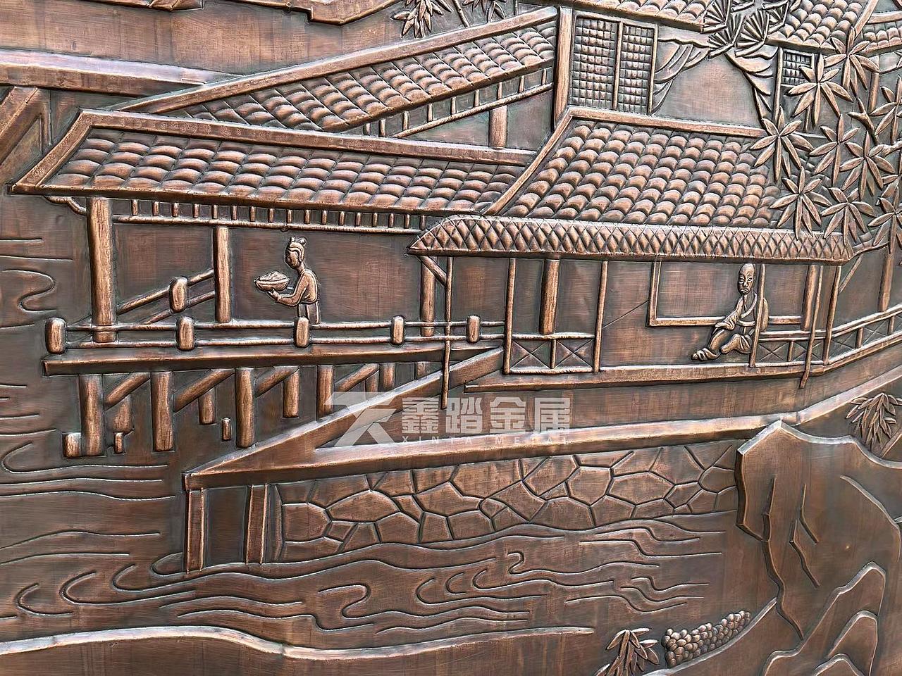定制手工锻铜浮雕迎客松山水图案壁画 图案棱角分明
