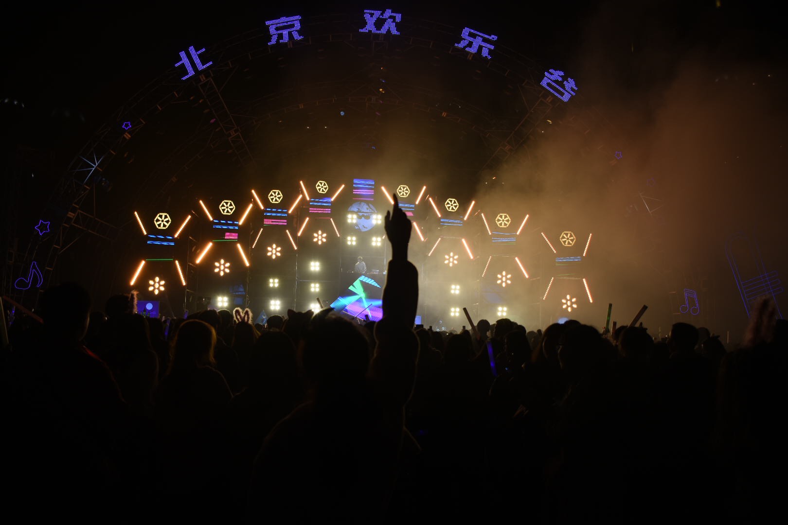 佛西西的个人主页（背景预览） - 主页背景设置 - 站酷设计师佛西西原创素材 - 站酷ZCOOL