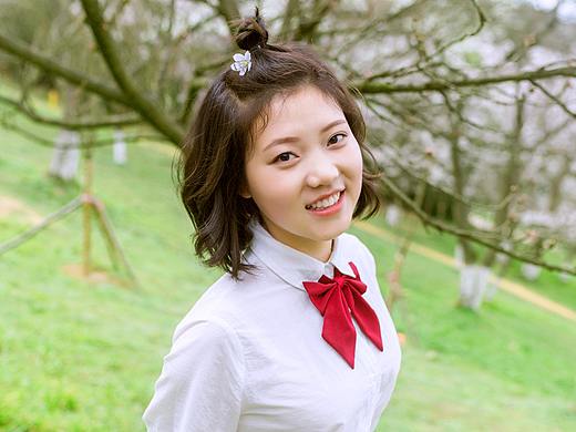 樱花树下那个笑容灿烂的她