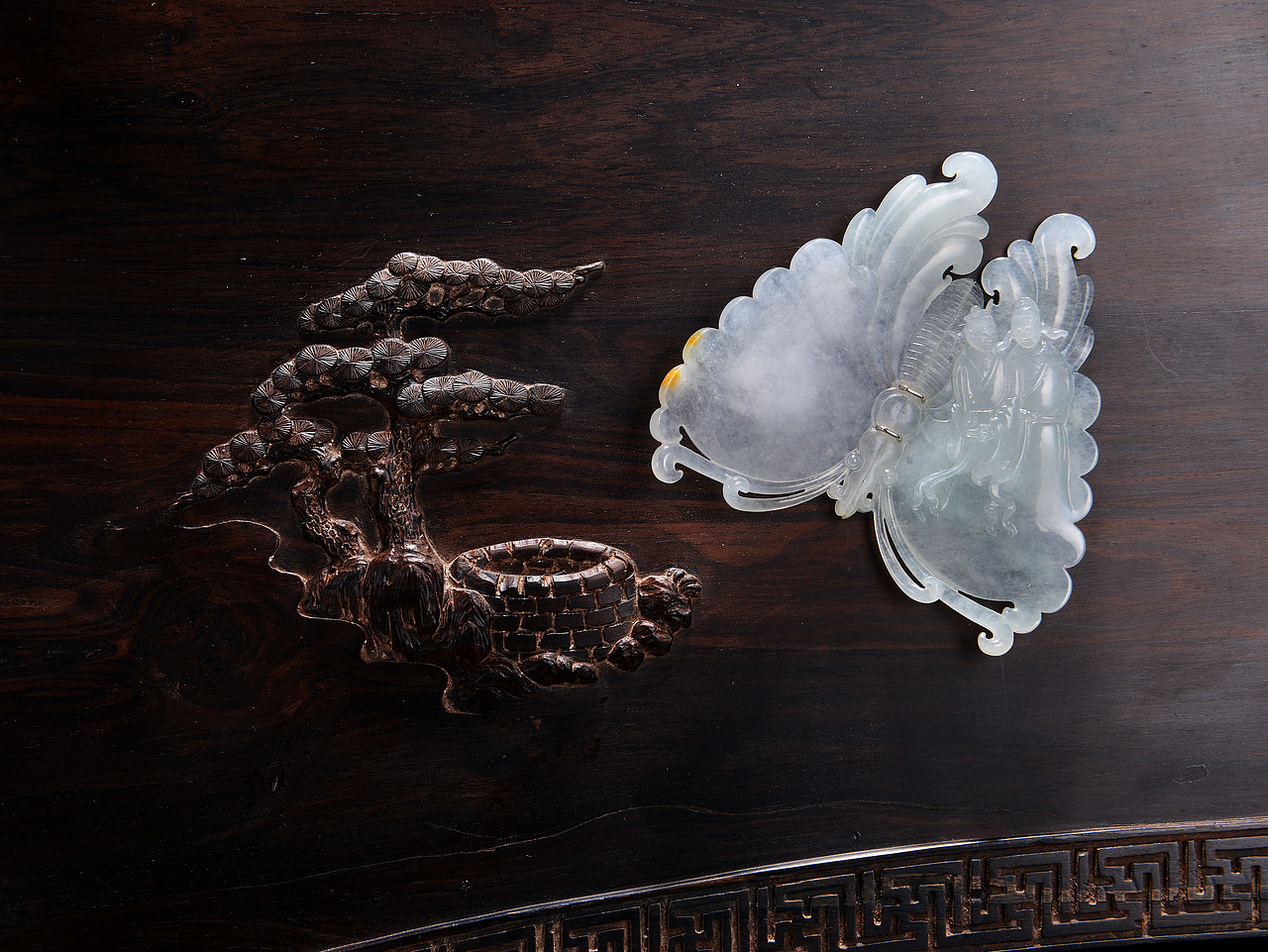 典故:《十八相送》用玉石与木雕的表现方式。（图ZNTEyNzE1NTI=） - 工艺品设计 - 站酷设计师玉雕鉴赏原创素材 - 站酷ZCOOL