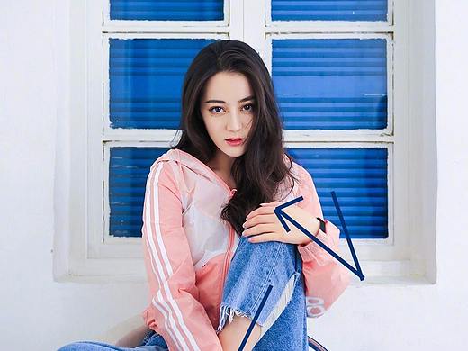我吐血整理了1000张明星街拍，只为让你学会这13种高级pose