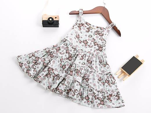 女童装花裙子静物拍摄