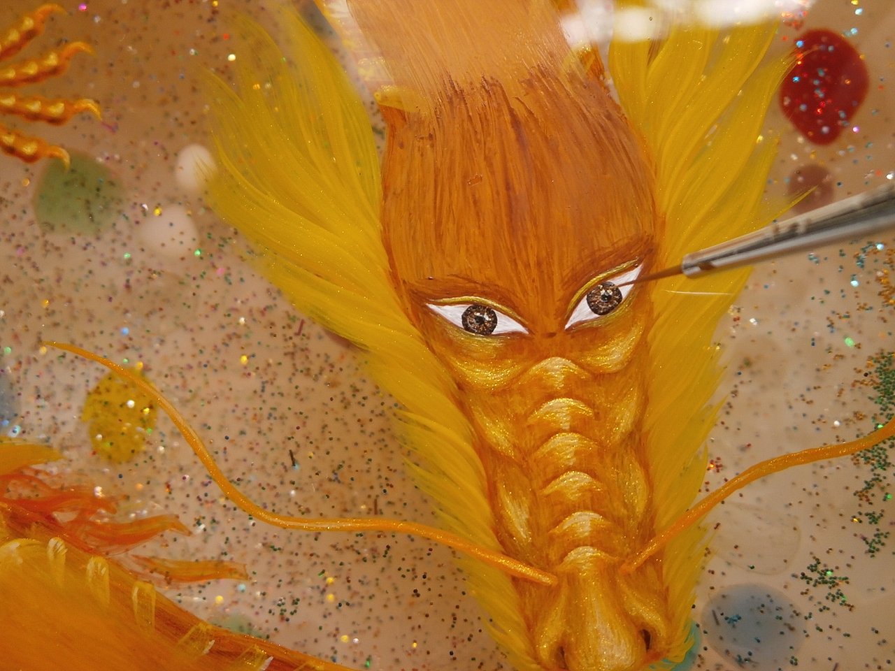 新浪微博@凡尼亨#3d树脂画龙#五彩水晶龙 用画笔雕出来的立体影像深圳