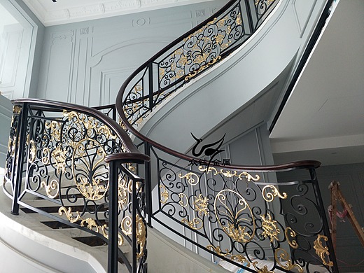 豪宅楼梯铜艺贴金箔护栏 金箔护栏大气又温婉