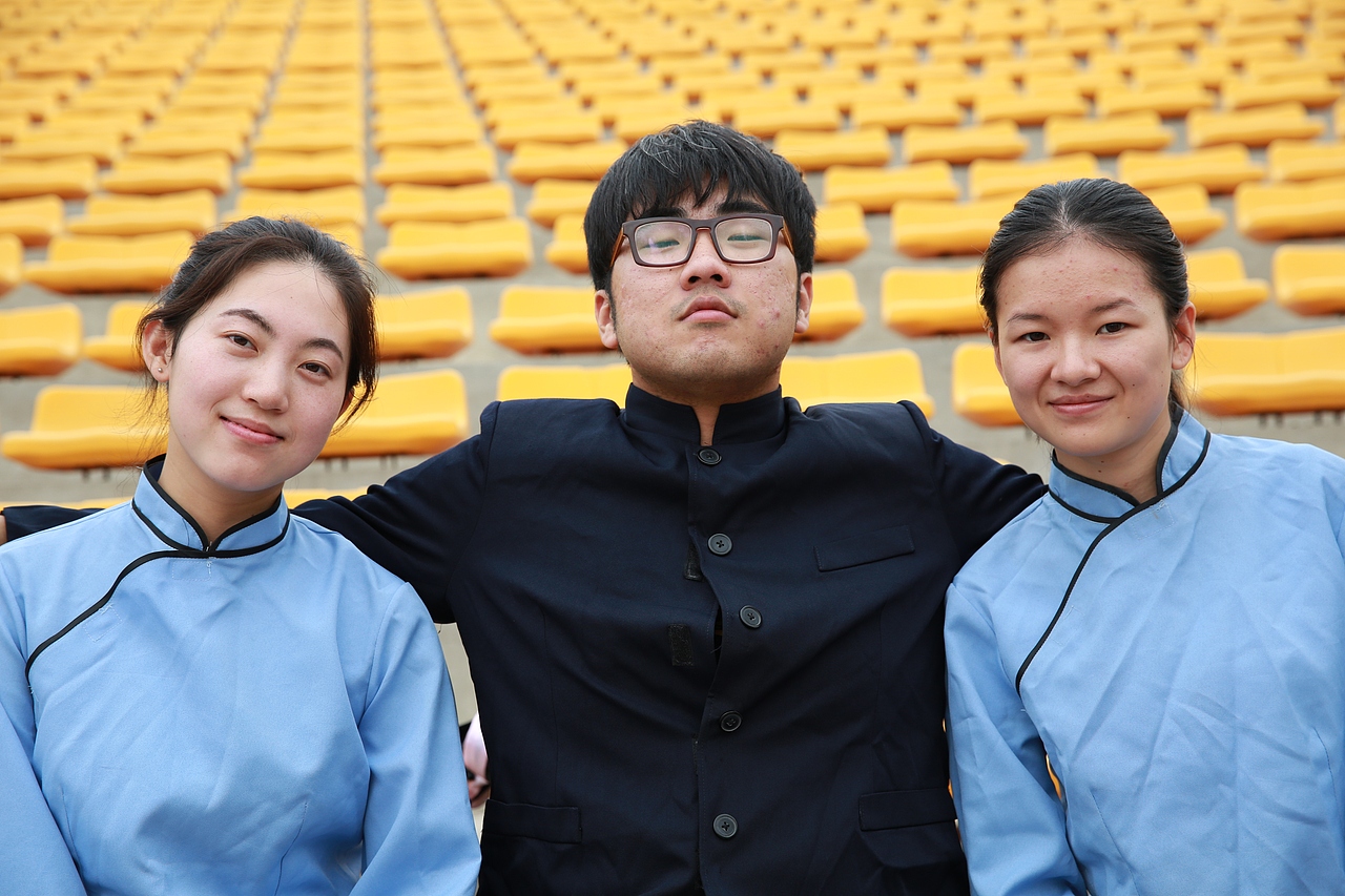 最二二班 最美时光（图ZNTEyMDA4MDA=） - 人像摄影 - 站酷设计师CHEN佳原创素材 - 站酷ZCOOL