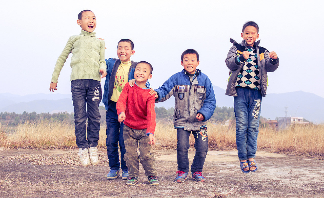 乡里的那些小孩（图ZMjQ5NTYzOTI=） - 人像摄影 - 站酷设计师芳林原创素材 - 站酷ZCOOL