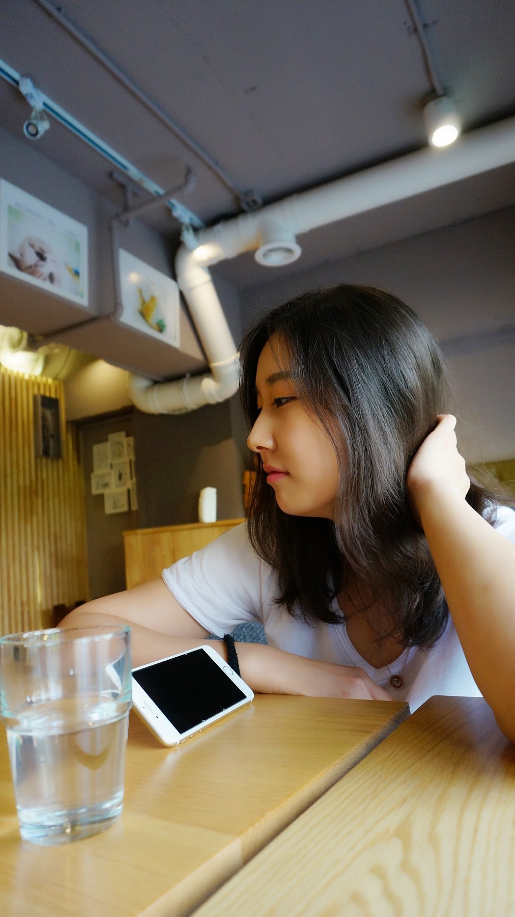 「猫咪餐厅」约猫和妹纸才是正经事。