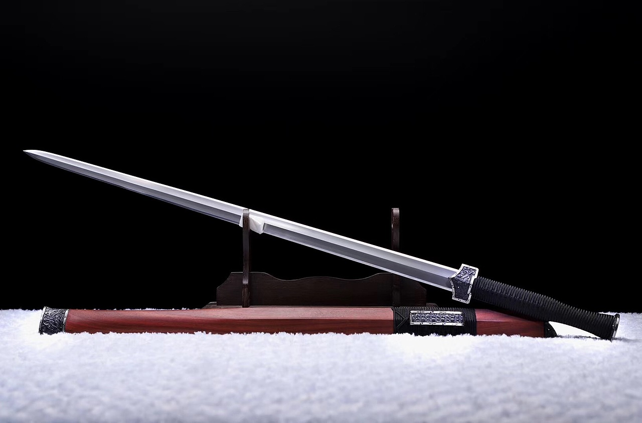 龙泉林记刀剑饕餮纹铁装嵌银汉剑尊享版