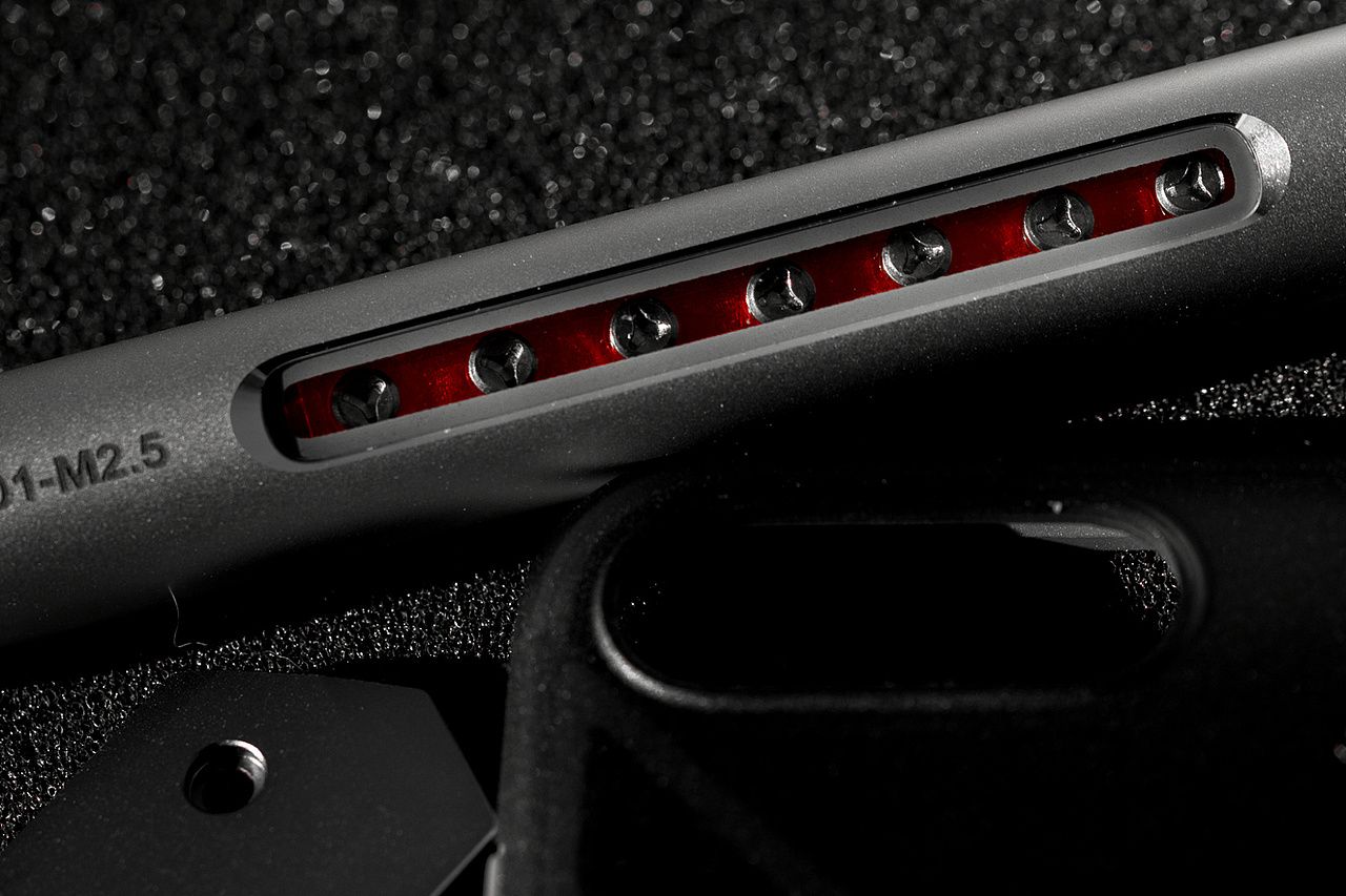 装甲风格的手机壳设计