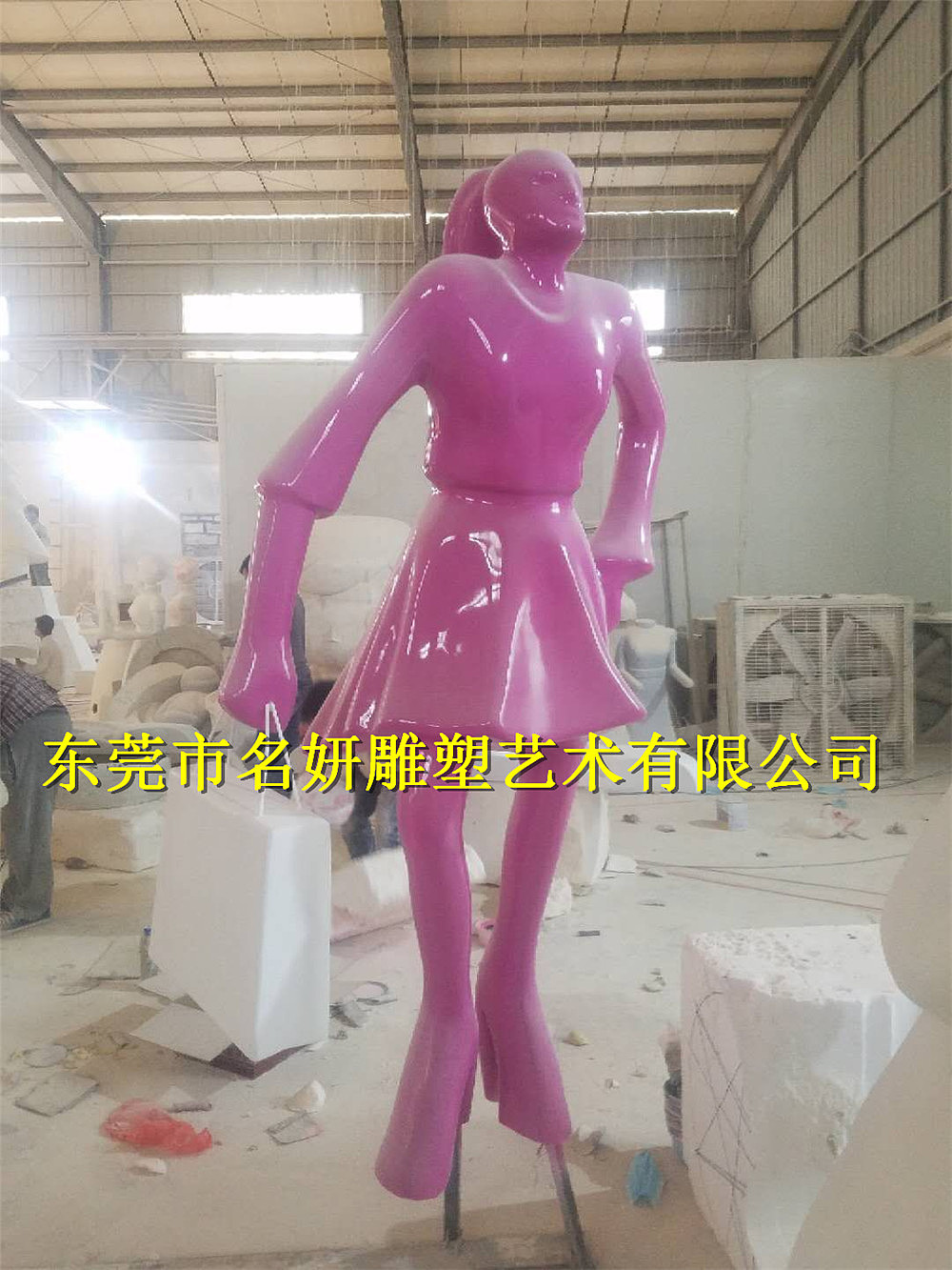 精明细心的玻璃钢逛街造型人物雕塑视觉感官美