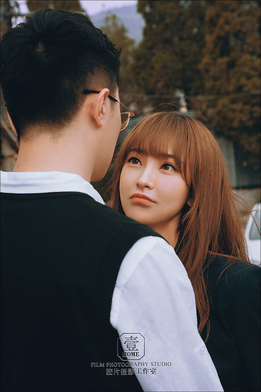 婚纱照客片分享,小众纪实的街拍婚纱照