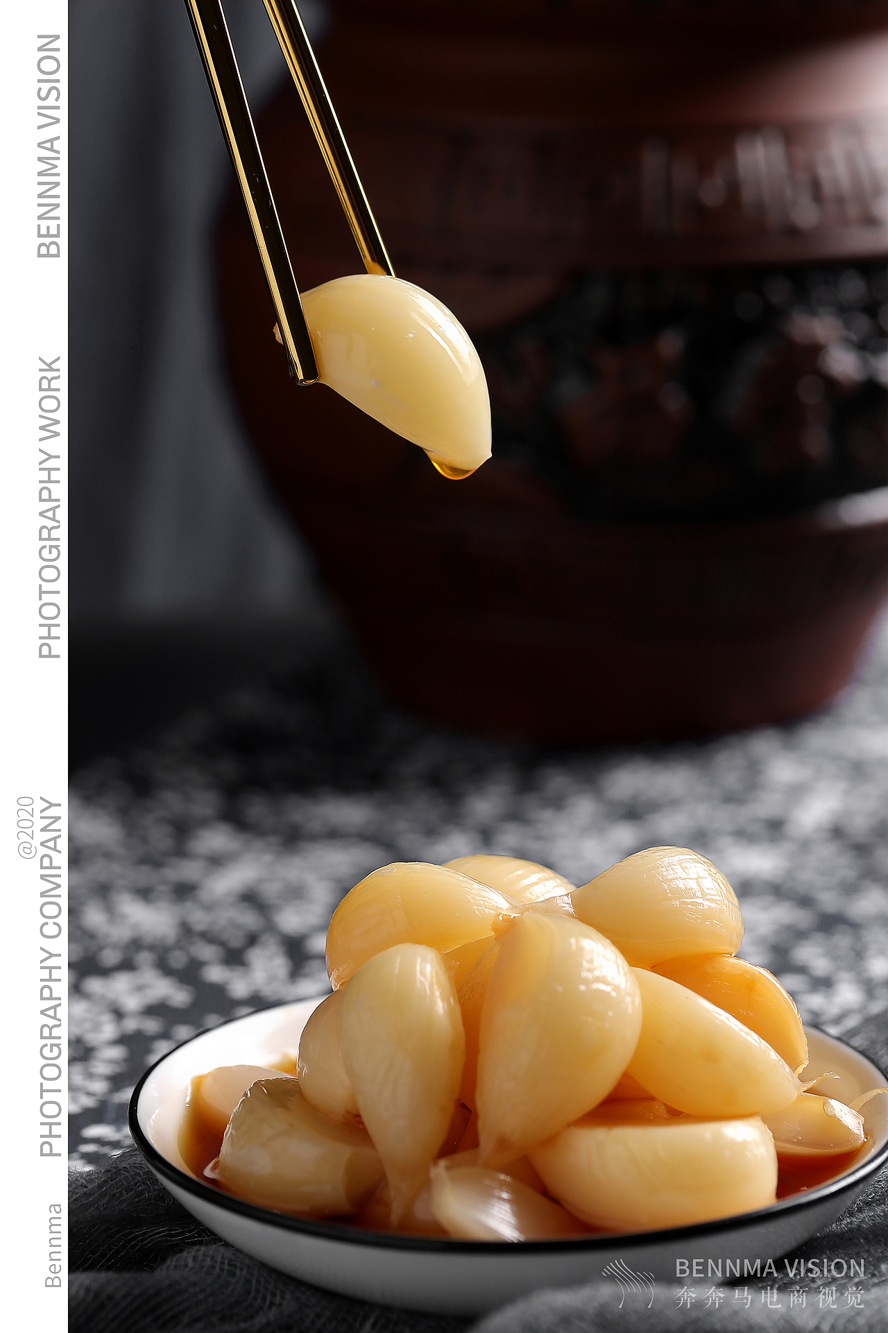 糖蒜拍攝 傳統(tǒng)腌制食品（圖ZMjM5Njg4ODU2） - 產(chǎn)品攝影 - 站酷設(shè)計(jì)師奔奔馬電商視覺原創(chuàng)素材 - 站酷ZCOOL