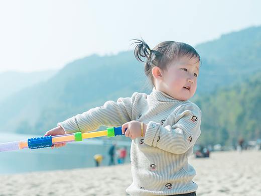 冬日里的陽光沙灘（個(gè)人主頁-ZMjk5NTY2NDQ=） - 人像攝影 - 站酷設(shè)計(jì)師guaye1988原創(chuàng)素材 - 站酷ZCOOL