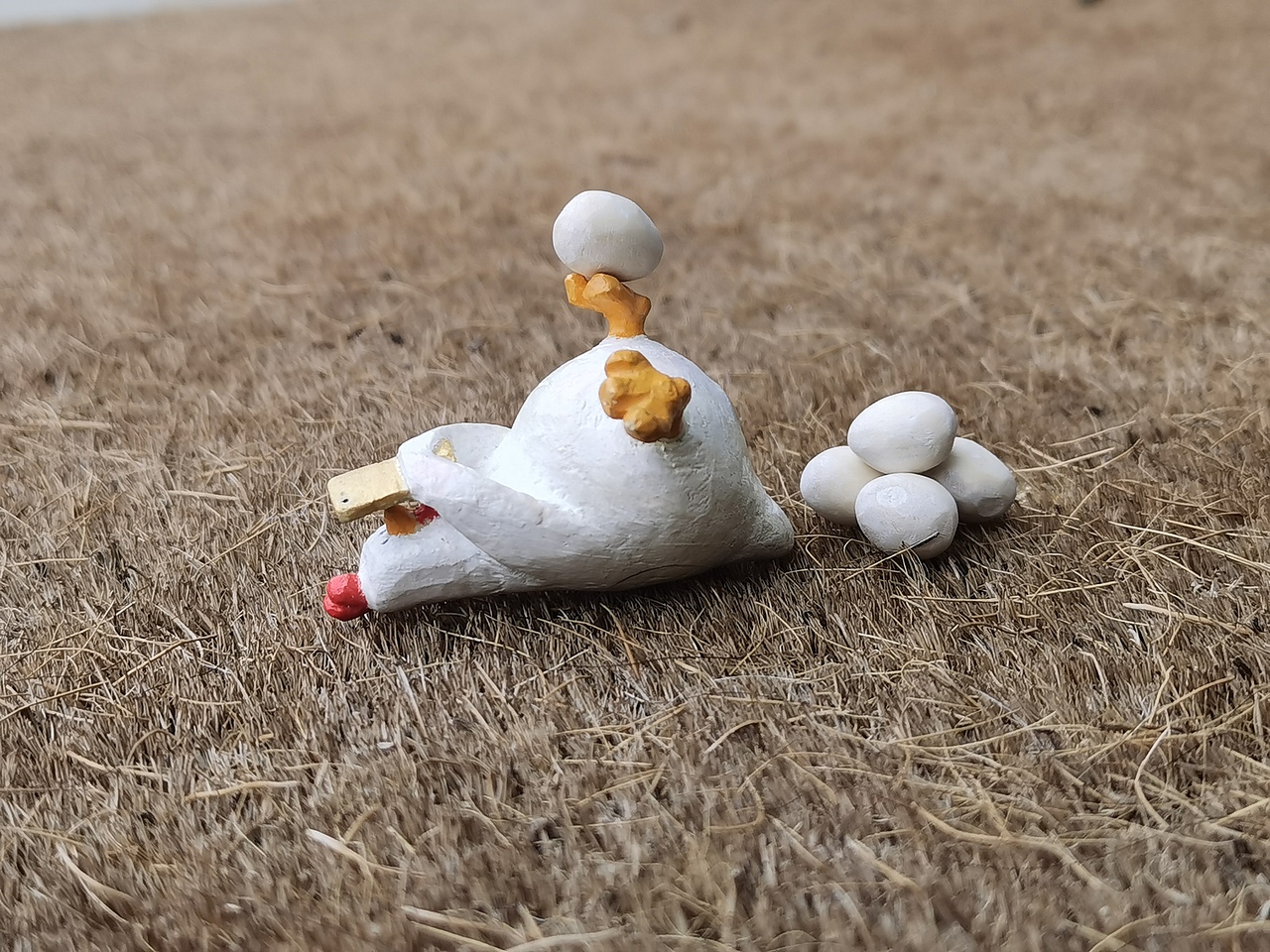 创意木雕“手机狂热”——当动物们也玩起了手机