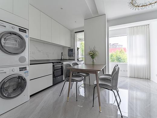 42㎡小户型也能拥有大厨房，收纳满满简洁又舒适