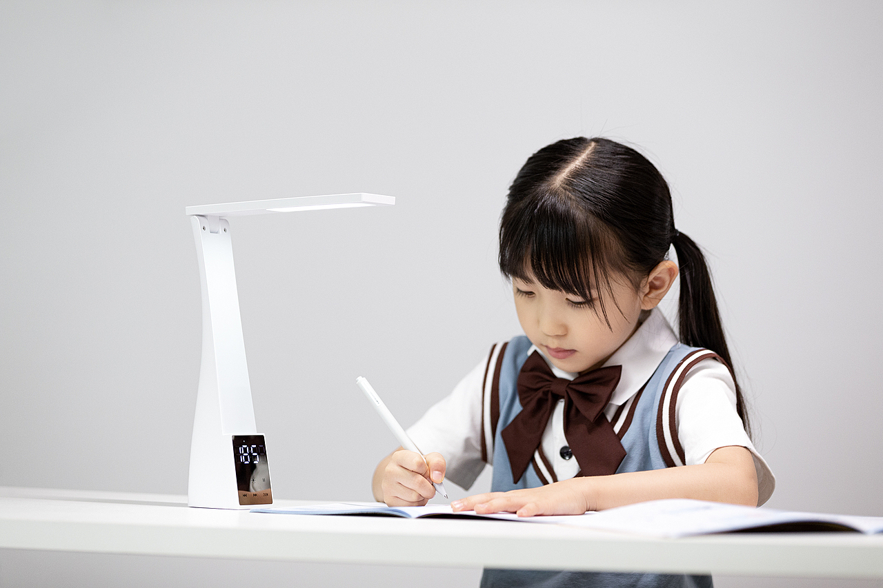 品牌案例丨三合一桌面台灯