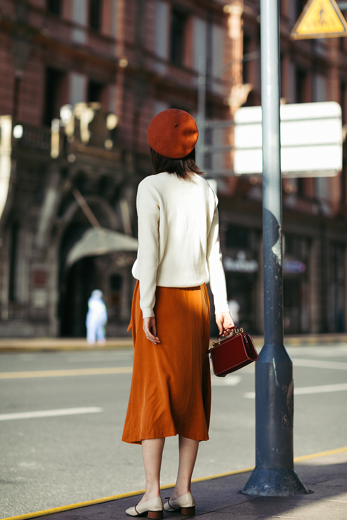 中国女模外景服装拍摄网店拍照外滩实景（图ZMTIyMTkwMjE2） - 产品摄影 - 站酷设计师影际摄影原创素材 - 站酷ZCOOL