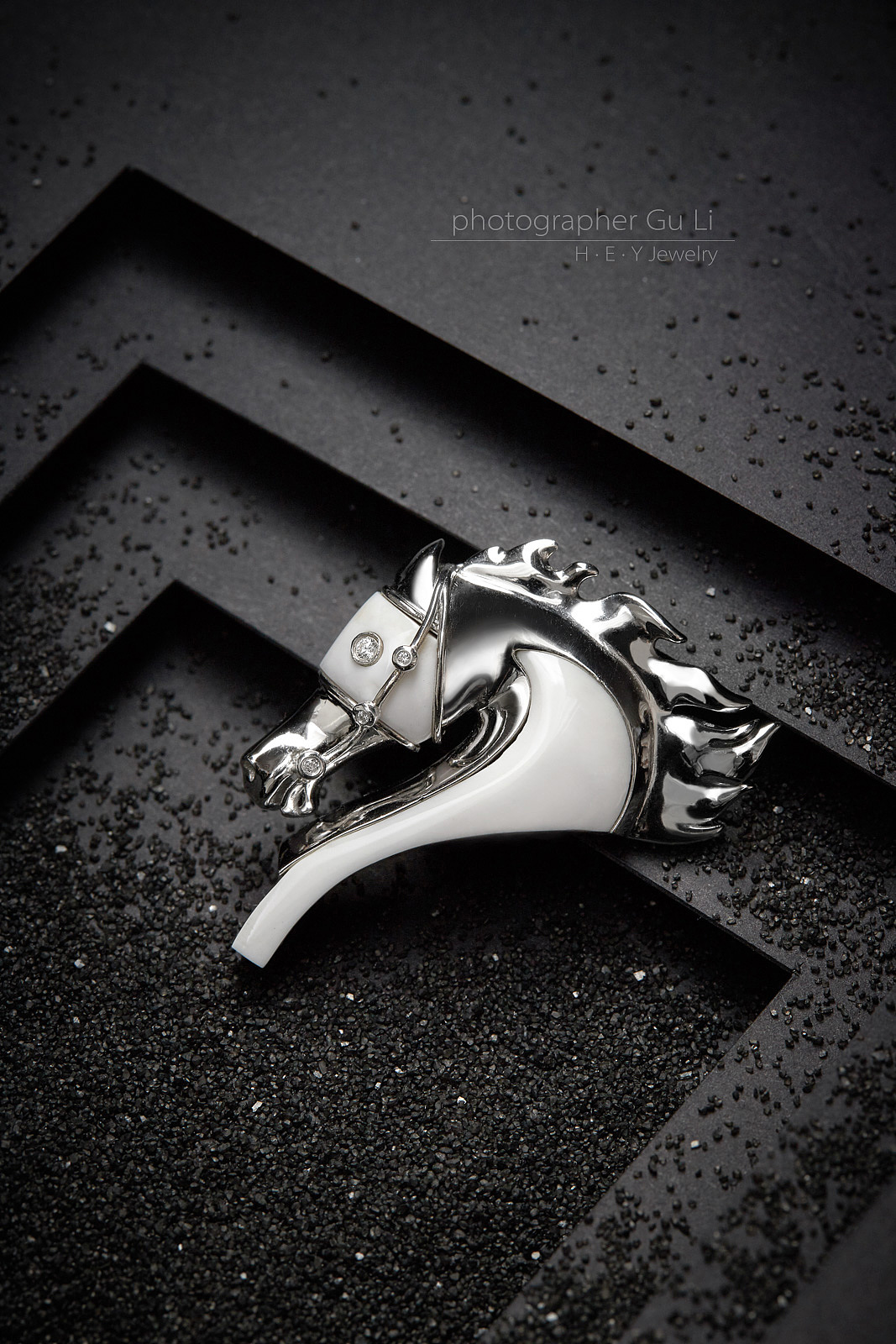 一组暗调的珠宝拍摄（图ZMTQyOTk4ODMy） - 产品摄影 - 站酷设计师摄影师古力原创素材 - 站酷ZCOOL