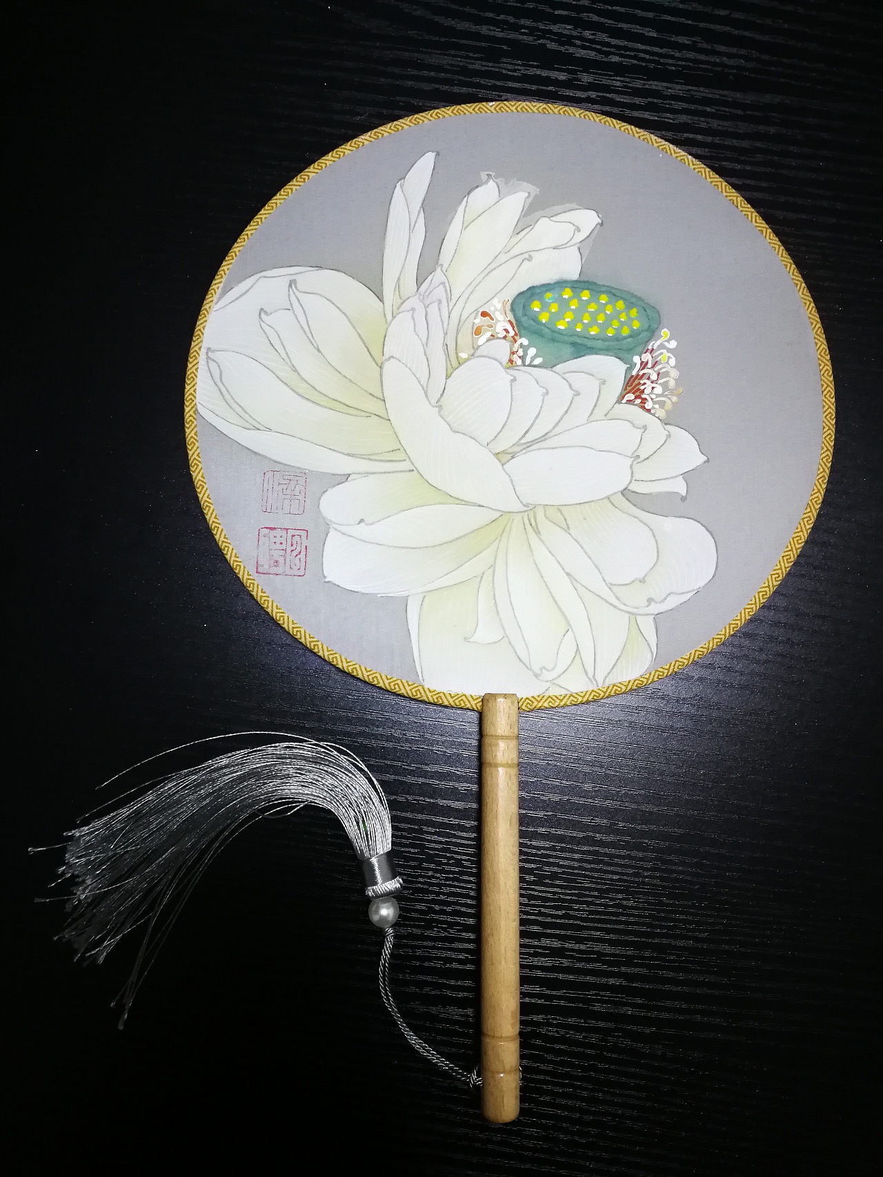 工笔荷花扇子
