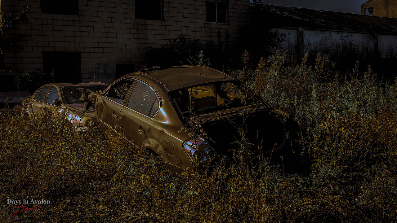 废弃汽车场人物创作