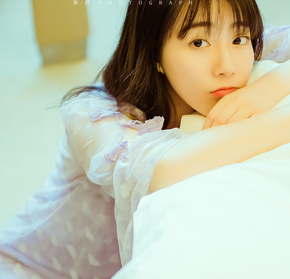 一支妹纸在发呆