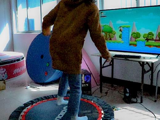 创意互动装置——游戏蹦床