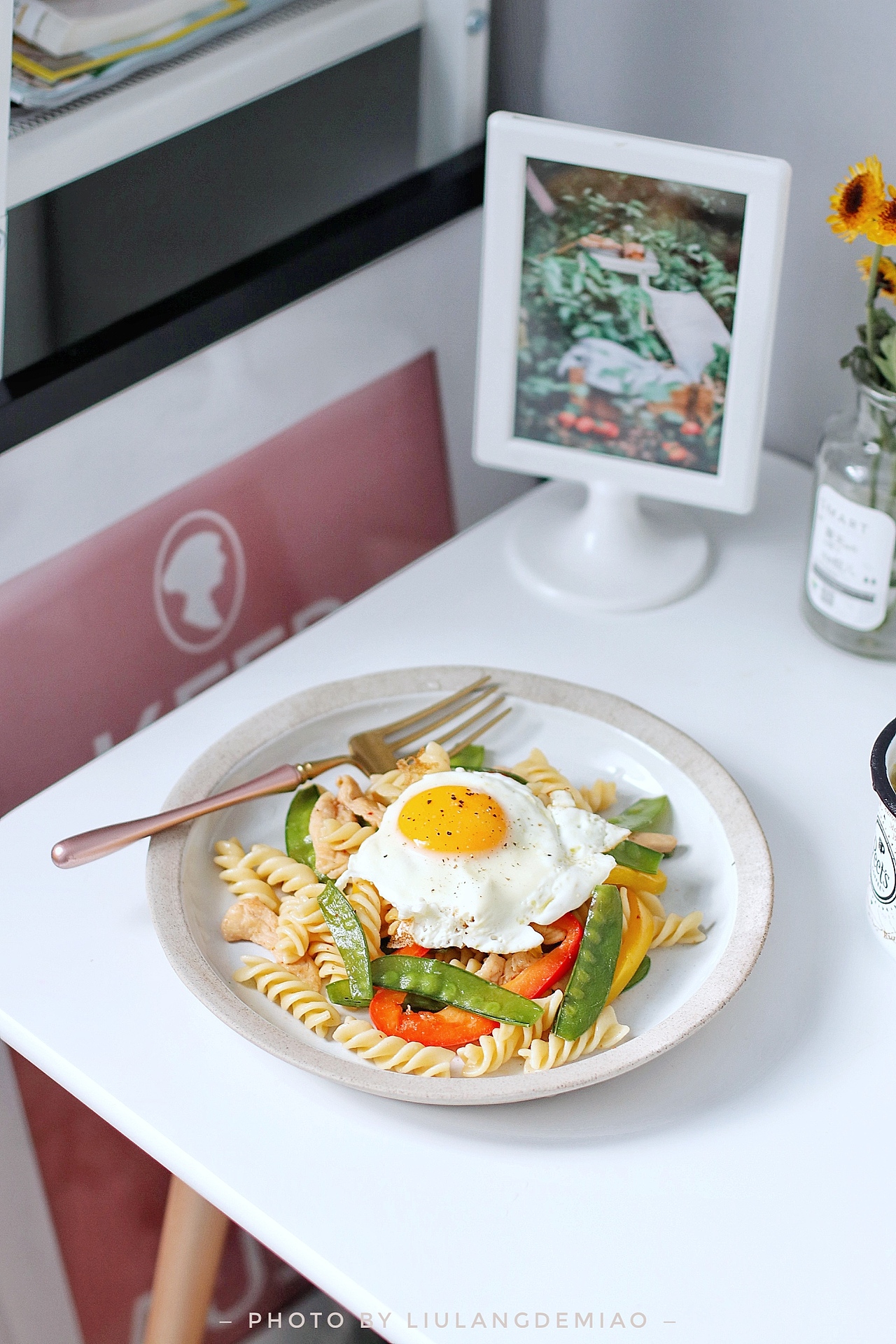 鸡肉彩蔬螺旋意面，开启明亮一天～（图ZMTIxNzkwMDQ4） - 产品摄影 - 站酷设计师流浪的喵喵酱原创素材 - 站酷ZCOOL