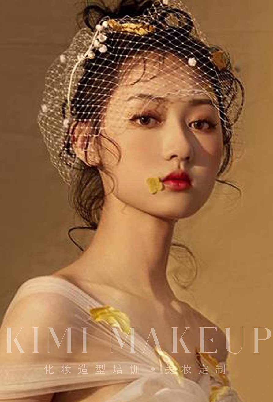 轻奢复古，雪白头纱下的仙美新娘造型……（图ZMTU4OTAxNjMy） - 海报 - 站酷设计师KIMI造型培训原创素材 - 站酷ZCOOL