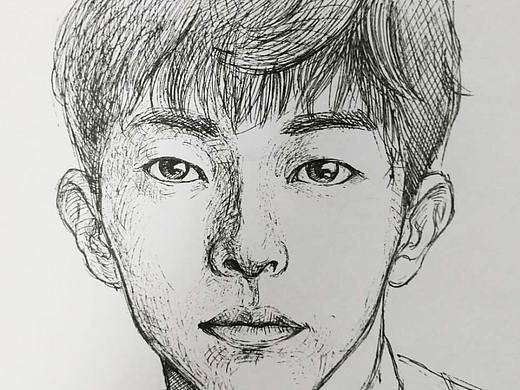 中性笔画些半素描半速写的人物