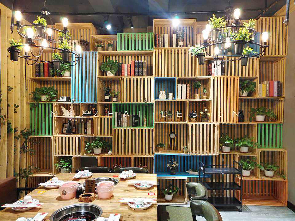 涮你虾说火锅店