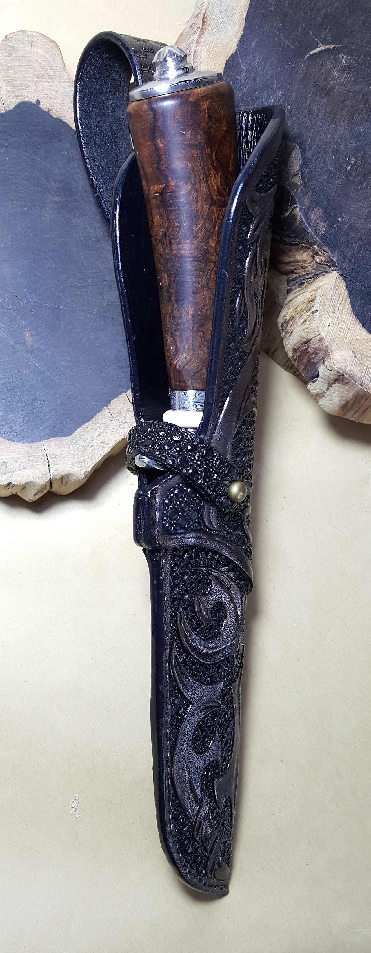 原创作品:异域风格雕花刀鞘