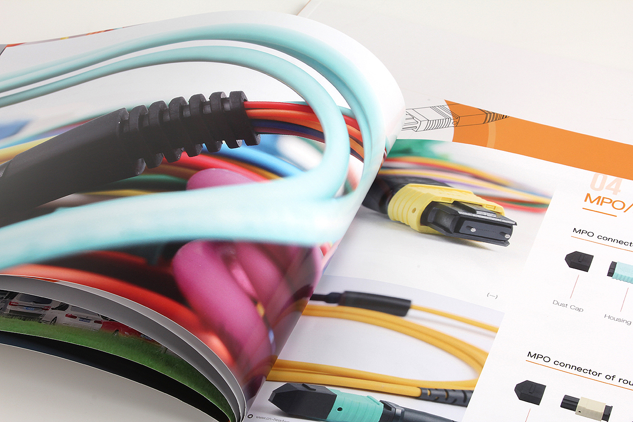 汉维MP0/MTP光纤光缆5G通信产品宣传企业商务英文画册（图ZMTMzNTM2MTY0） - 宣传物料 - 站酷设计师nanke_2015原创素材 - 站酷ZCOOL